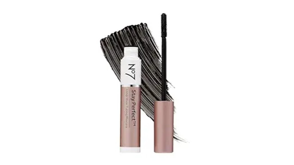 smudge free long lasting mascara